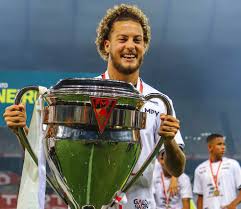 Fundado em 25 de março de 1908 por um grupo de estudantes, tem como suas cores tradicionais o preto e o branco. Campeao Mineiro No Atletico Mg Guga Celebra Primeiro Titulo Da Carreira Apenas O Comeco Atletico Mg Ge
