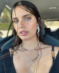 Sara sampaio biography with personal life, affair and married related information including age, height, weight, net worth, ethnicity, nationality, education, profession, spouse, children, parents, siblings. Sara Sampaio Page 941 Female Fashion Models Bellazon