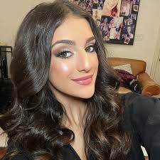 When u meet @katharinemenendez u r wowed by her beauty and then u realize  she is just as beautiful