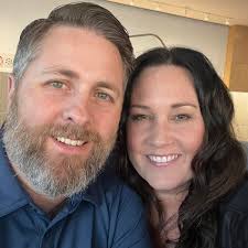 What are the dates for early sorority move in and rush at University of  Arkansas?