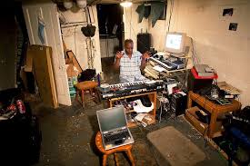 Basement hip hop main floor, released 02 november 2015 1. Peoria Hip Hop Belt Magazine