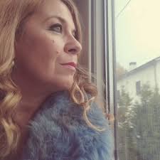 Senso, impatto, relazioni: guidati dalla ricerca di questi tre elementi, i  giovani della GenZ stanno sorprendentemente scegliendo di entrare in  classe. Il trend si è conquistato un articolo sul Guardian. E in