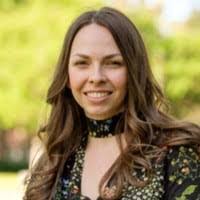 Dana Pettit's Instagram, Twitter & Facebook