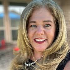 Roxanne Flanagan's Instagram, Twitter & Facebook