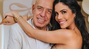 Médicos retiram 150 larvas de mosca da boca de mulher; entenda