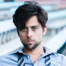 DAVID BERKELEY Hoy cumple 43 años el cantante y compositor David Berkeley,  nacido en New Jersey. David recogió el espíritu de Donovan, Nick Drake y  Elliott Smith con sus baladas acompañadas de