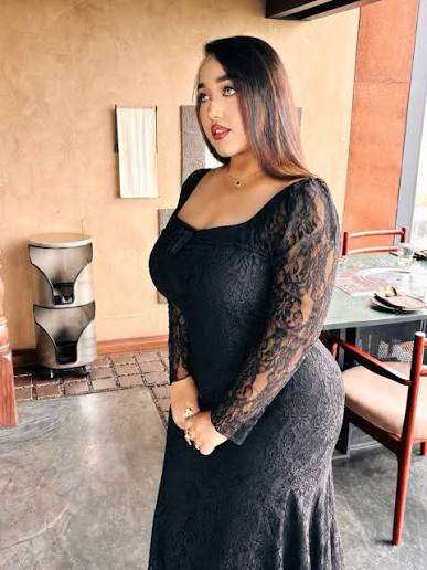 Monica nude photo 7