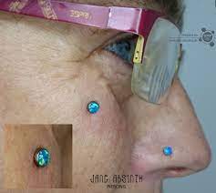 pin auf surface piercings und dermal anchors jane absinth piercing