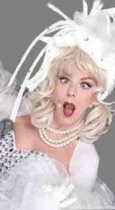 Anne Schilling ( Madame Ruccola )