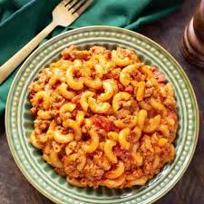 Old Fashioned Goulash Is A Deliciously Simple Recipe With Ground Beef Tomatoes And Macaroni You May In 2020 Retro Recipes Healthy Beef Recipes Easy Goulash Recipes
