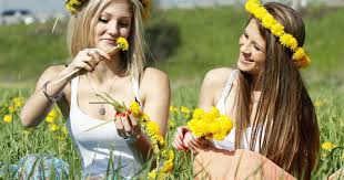 День святой троицы христиане, живущие по юлианскому календарю, в 2021 году отмечают 20 июня. 7 Iyunya Troica I Zelenoe Voskresene Ukraina Tsn Ua