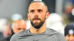 Galatasaray yöneticisi abdurrahim albayrak'ın da araya girmesiyle vedat muriqi galatasaray ile sözleşme imzalamaya çok yakın! Spor Arena On Twitter Yilan Hikayesine Donen Vedat Muriqi Transferinde Fenerbahce Den Son Bir Hamle Geldi Sizce Vedat Muqiri Rizespor Da Kalacak Fenerbahce Ye Gidecek Sezon Sonu Galatasaray A Imza Atacak Https T Co Il1ixllmi5