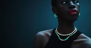 Glass visits the Ritz-Carlton in Herzliya, Israel and experiences the  unique Blends Programme