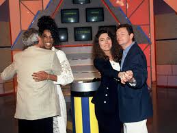 Pascal praud et ses invités débattent sur les grands thèmes de l'actualité dans #hdpros christine kelly et ses invités débattent. Pyramide Telefoot La Tele D Antan Etait Elle Raciste Le Parisien