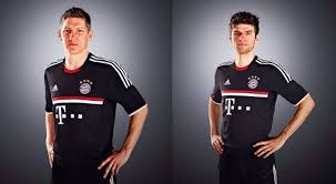 Vedi la nostra bayern monaco selezione dei migliori articoli speciali o personalizzati, fatti a mano dai nostri negozi. La Maglia Del Bayern Monaco Per La Champions League 2011 2012