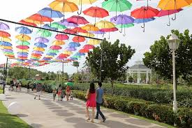 The best arrangement to end the johor bahru family staycation and enjoying a free transfer to singapore. Photo Gallery Ecoworld S Flower Show With A Romantic Touch Edgeprop My