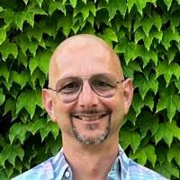 100+ perfiles de «Commisso»