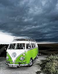 Green Vw Camper Van Oh Love To Have This Baby And Travel Across New Zealand Eat Breath And Sleep In It Park Up By The Ocean And Listen Vw Camper