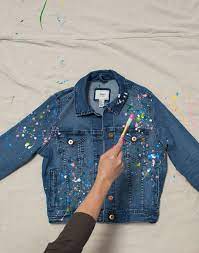 Am I In The Wrong Decade Because I M Really Enjoying This Splatter Paint Jacket Diy Denim Jacket Jean Jacket Diy Painted Clothes Diy