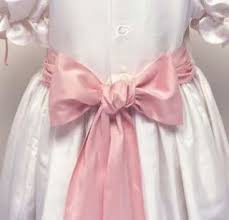 Sew Beautiful Blog How To Tie A Perfect Sash Bow Bows Little Girl Dresses Sewing Patterns For Kids