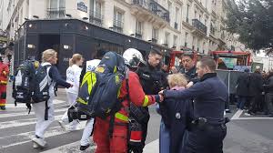 Le figaro reports that 12 people received serious injuries after an explosion in a paris bakery, five of them are in. Explosion A Paris Un Corps Retrouve Dans Les Decombres Le Bilan Passe A Quatre Morts
