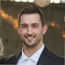 Lisa Cedrone's Instagram, Twitter & Facebook