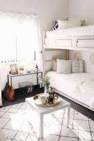How To Style Your Dorm So That It Doesn T Feel Like A Dorm Dorm Room Designs Dorm Room Inspiration Cool Dorm Rooms