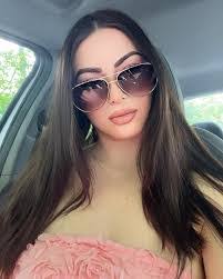 Mary Macera's Instagram, Twitter & Facebook