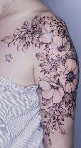 37 Tatuagens Florais Fantasticas No Ombro Feminino Pagina 3 De 8 123 Tatuagens Tatuagem Feminina Flor Floral Ombro Tatuagens Tatuagem Ombro Feminina A nuca e aquele lugarzinho ideal para quem deseja uma tatuagem feminina de flores delicada. tatuagem feminina flor