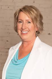 Linda Halloran's Instagram, Twitter & Facebook