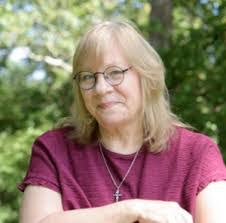 Leona Pence's Instagram, Twitter & Facebook