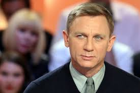 Jun 07, 2021 · medium length female hairstyles when wearing a bob hairstyle, the maximum length of the bob may not extend below the bottom edge of the back of the shirt/coat collar (see the changed graphics provided in the mco 1020.34h paragraph above). James Bond Author Fans Controversy As 007 Returns