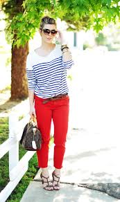 Black And White Striped Shirt With Red Pants I Have Red Pants Just Need A Stripe Shirt Adorable And Simple Fashion Striped Sweater Outfit Red Pants
