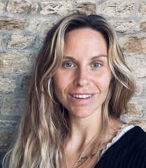 Sam Miles's Instagram, Twitter & Facebook