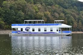 Entdecke rezepte, einrichtungsideen, stilinterpretationen und andere ideen zum ausprobieren. Craig Thomas S Summersun Houseboat Rental Houseboat Magazine