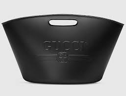 Túi xách 22 triệu đồng của Gucci trông y hệt cái xô đựng vữa