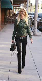 Tara Reid Shows Off Stick Thin Figure In Jeans And Leather Jacket Leather Jacket Celebrity Style Inspiration Fashion