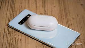 The powershare feature works pretty well and helps to wirelessly charge other devices that do support wireless charging. How To Use The Samsung Galaxy S10 Reverse Wireless Charging Feature