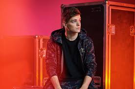 Jamie scott & romy dya. Martin Garrix David Guetta Premiere New Music Video For So Far Away Featuring Jamie Scott Romy Dya Pm Studio World Wide Music News