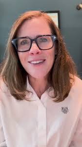 Deb Ashton's Instagram, Twitter & Facebook