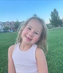 Marilyn Anker's Instagram, Twitter & Facebook