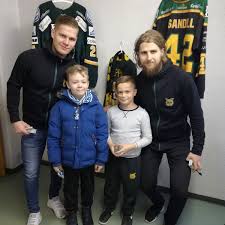 Casey mittelstadt assisted on both markers, giving him 21 points in 37 contests this season. Ilveslaunch Twitterissa Ilves Hyokkaajat Arttu Ruotsalainen Ja Mikael Kuronen Vierailivat Tanaan Pohjois Hervannan Koulun Pikkujoulupyrahdyksessa Ilves Liiga Ilvesperhe Https T Co Jltmj1hgty