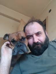 Ragnar posing in the little bit of sun we have today. 💚💚💚