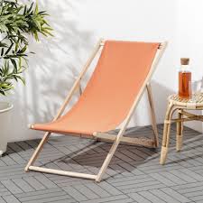 Une Chilienne Couleur Peche Ikea Patio Ikea Chaise D Exterieur Mobilier De Balcon