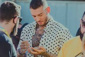Tatuagens Do Lucas Lucco Significados Desenhos E Fotos Resiliência é uma palavra com significado muito forte e por isso está em alta no mundo das tatuagens. tatuagens do lucas lucco significados