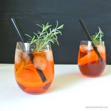 Aperol Spritz Mit Rosmarin Kuchensprint Aperol Spritz Aperol Aperol Rezepte