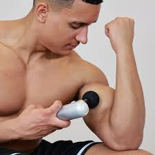 DH FitLife Massagepistole mini, elektrische Handmassagegerät aus Metall,  Massage Gun 21,6Wh, 4 Stufen 3200U/min, Massage Pistole inkl. 6  Massageaufsätze (Silber-Grau) : Amazon.de: Drogerie & Körperpflege