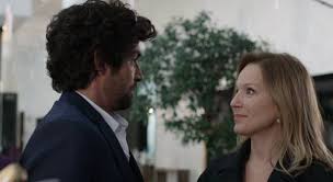 Le 4 mai dans un si grand soleil, sabine et dimitri ont un coup de coeur mutuel alors que billie, la fille de ce dernier, ne supporte plus sa prof qu'elle considère comme. Wdpn4sdyflaklm