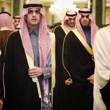 صاحب السمو الملكي الامير نايف بن سلطان بن عبدالعزيز وخلفه اخيه صاحب السمو الملكي نواف بن سلطان اليوم في عزاء خادم الح Fashion Instagram Posts Academic Dress