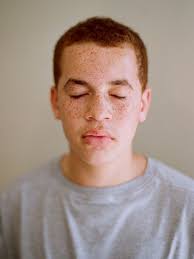 Young Black Man With Freckles And Natural Red Hair Roodharigen Gezicht Fotografie